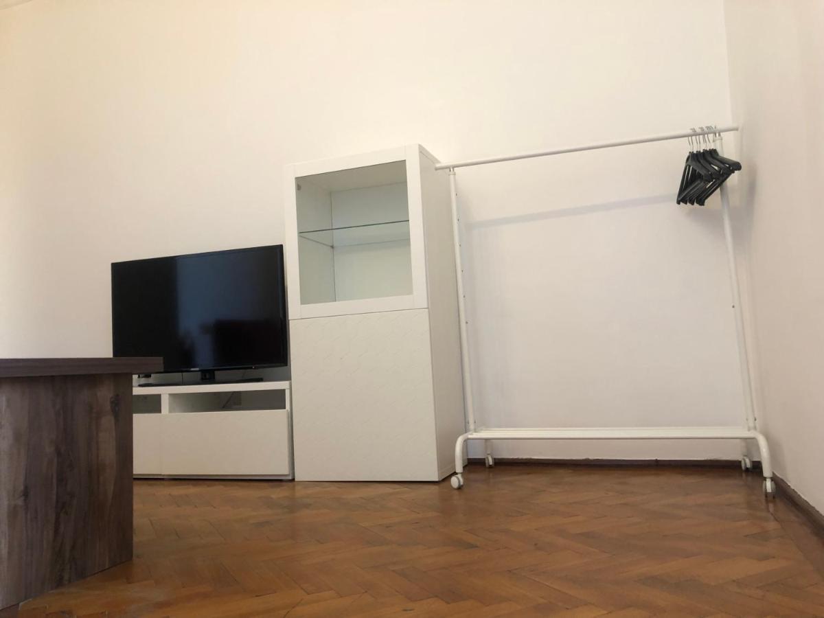 Lovely 1 Bedroom Apartment Close To Old Town Bukareszt Zewnętrze zdjęcie