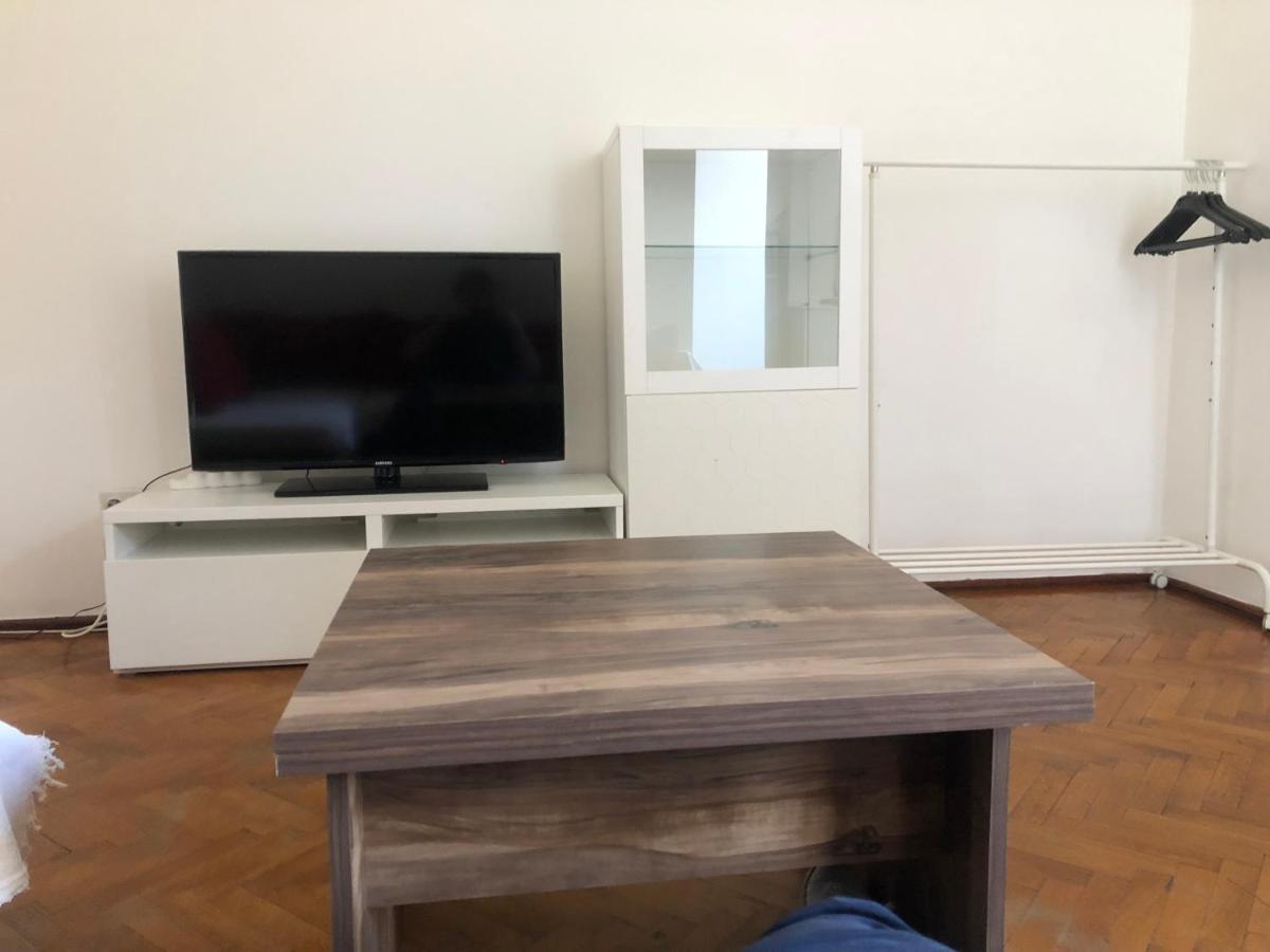 Lovely 1 Bedroom Apartment Close To Old Town Bukareszt Zewnętrze zdjęcie